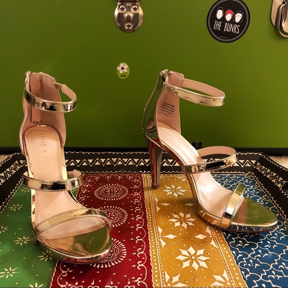 Kelly \u0026 Katie Strappy Gold \u201cCourtnee Sandal\u201d